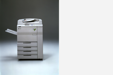 Spirio 2700, recyclable design model that has adopted a number of measures to improve efficiency in the recycling process, such as a reduced number of screws, unified plastic materials, and compatible decal labels developed to eliminate the need for removal